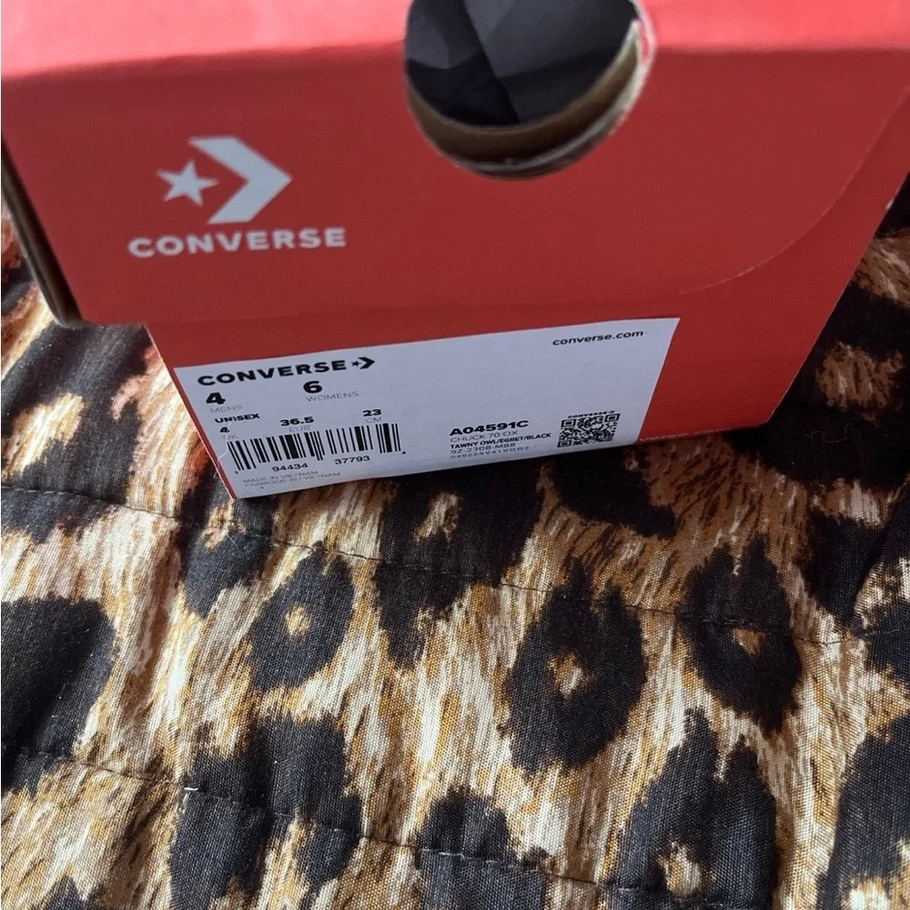 COPY - Converse brown brand new ! - Picture 3 of 6